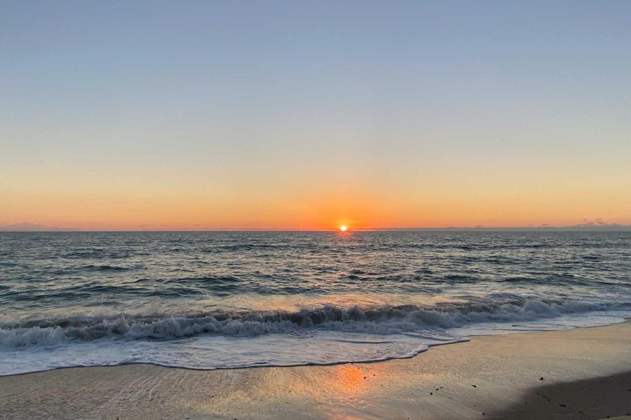 Walk To Shore Satellite Beach Condo With Ocean View Exterior photo